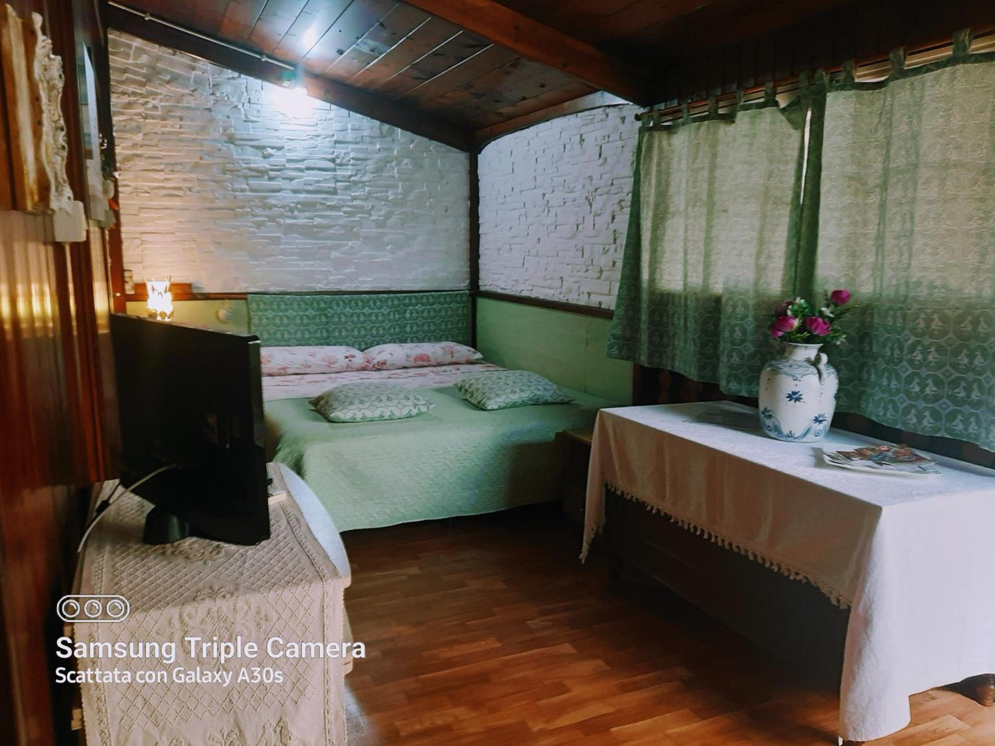 Bed and Breakfast Tom E Jerry Domus De Maria Zimmer foto
